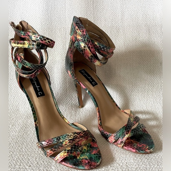 Alejandra G heels - Picture 1 of 11